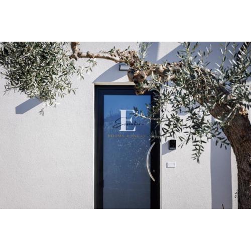 Essentia Rooms & Relax