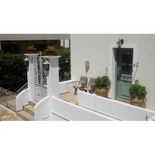 Estiades summer house