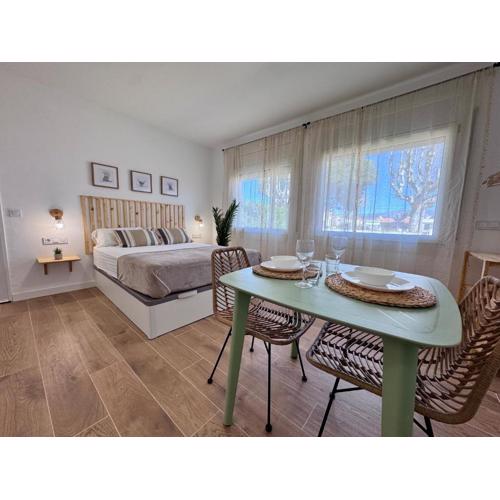 Estudio en planta baja, con piscina comunitaria