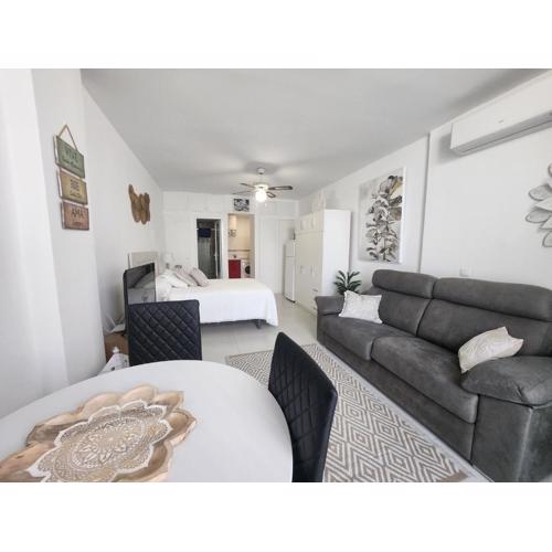 Estudio en Urbanización naturista con piscina junto al mar