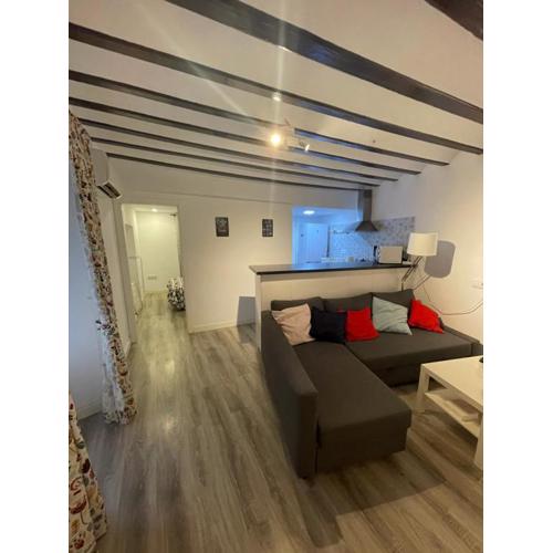 Estudio Las Flores by Cadiz Time