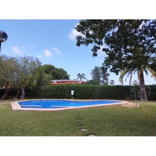 estudio para parejas con piscina en urbanizacion tranquila