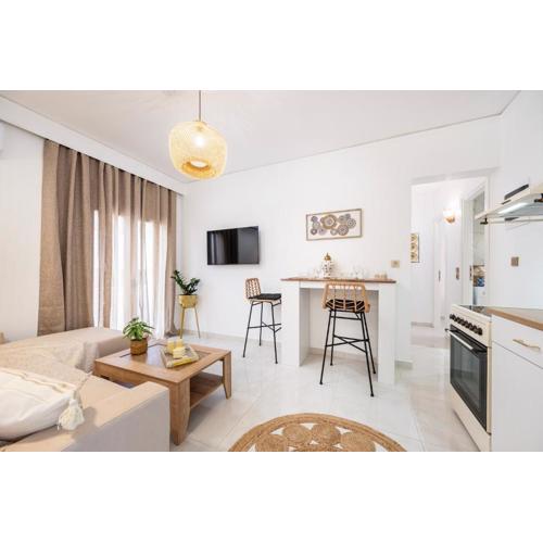 Ethereal Aura Apartment - 1 Min to the Beach