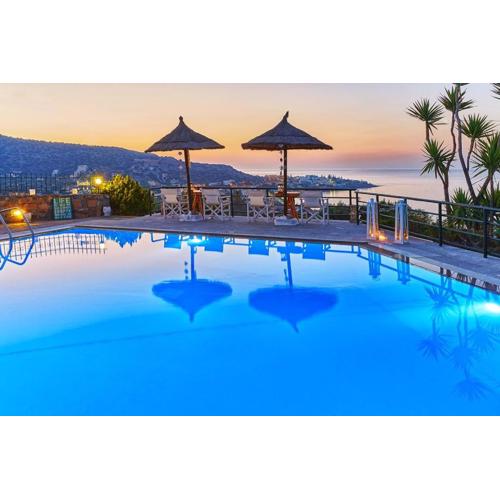 Everest Apartments and Suites