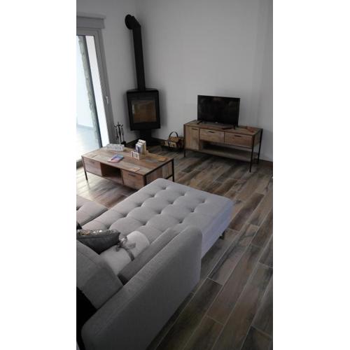 Evmelia Kakopetria Suites