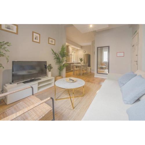 Excelente piso de 3 habitaciones en La Latina-Centro