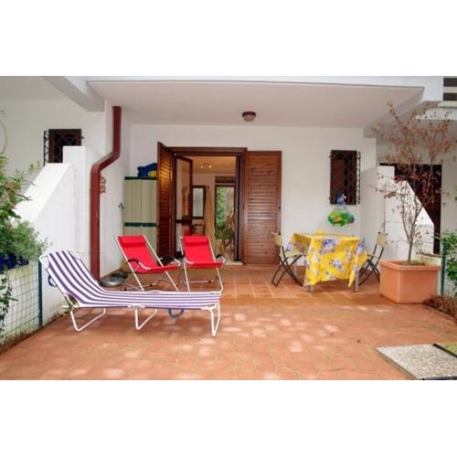 Excellently equipped row house with fenced garden for 8 in Lignano Pineta
