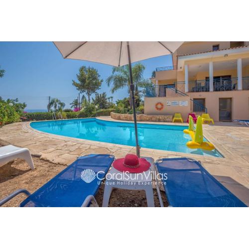 Exceptional Large Villa, Private Heated Pool, Complete Privacy, Prime Location