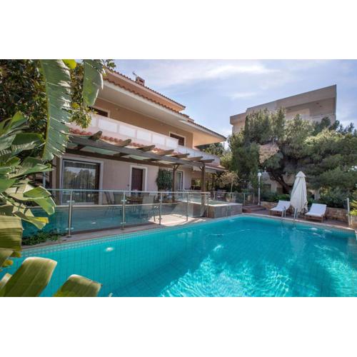 Exceptional Villa in Voula near the sea