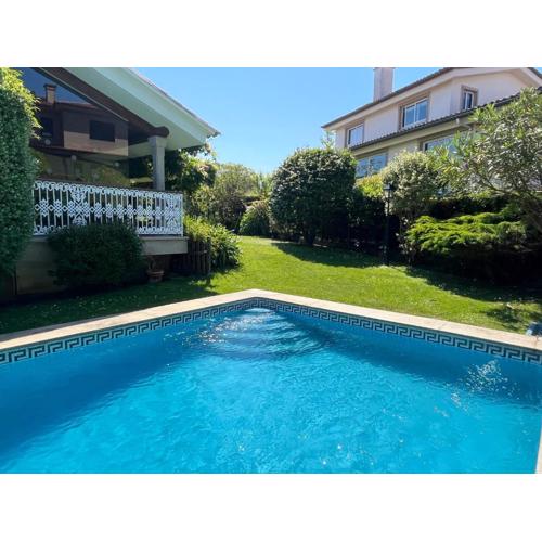 Exclusiva casa con piscina en la mejor zona de Vigo