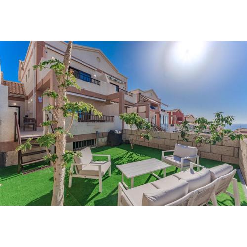 Exclusive new Townhouse in Playa Paraiso