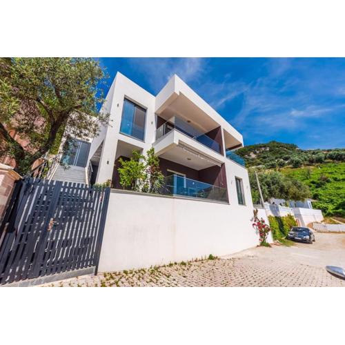 Exclusive Seafront Apartments Apartment 3