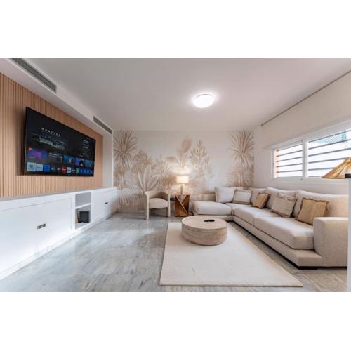 Exclusive Villa with Sea View Near Center