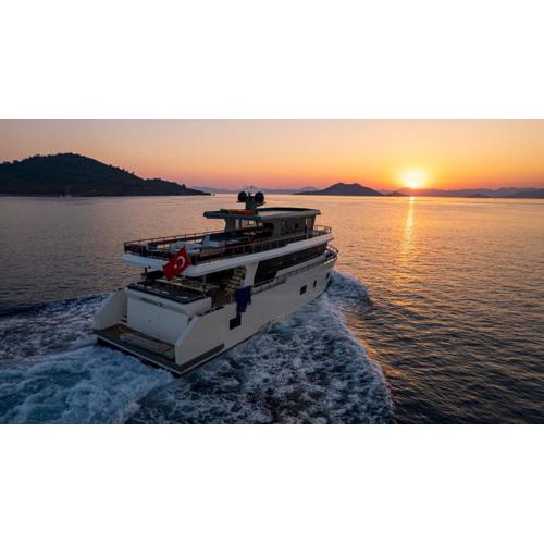 Explorer Yacht
