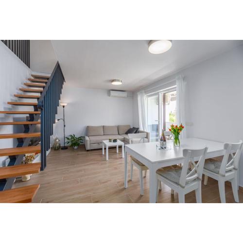 Exquisites Apartment mit eigener Galerie, Babybett, Waschmaschine und nur 700 Meter zum Strand