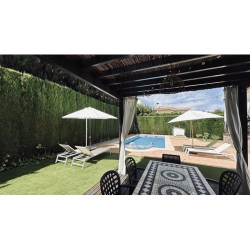 Extraordinaria Villa con piscina y chimenea