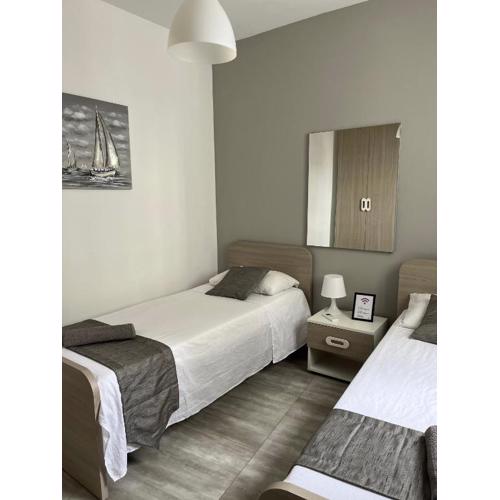 F10 Room 2, Private Room two single beds shared bathroom in shared Flat