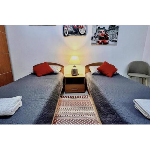 F2 2 Lovely room, living and bathroom shared , St Julians