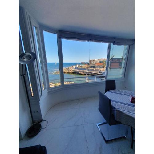 Fabulous Seafront Apartment For 25 People