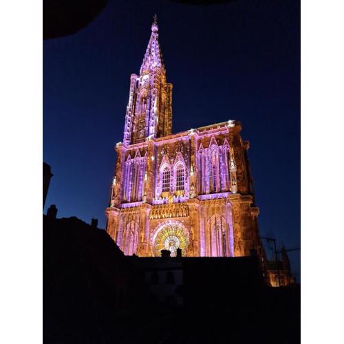 Face à la cathédrale