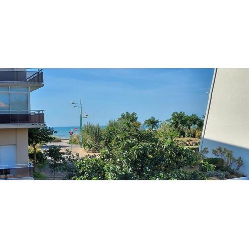 Face estacade, studio 4 personnes vue mer