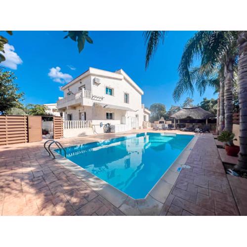 FAME villa with Private Pool and Gazebo