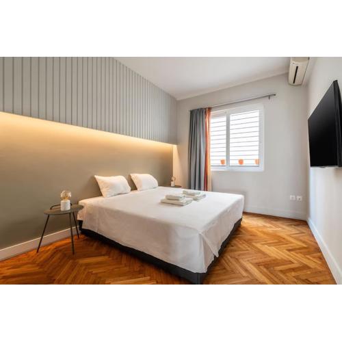 Family 2BR Apt By National Archaeological Museum