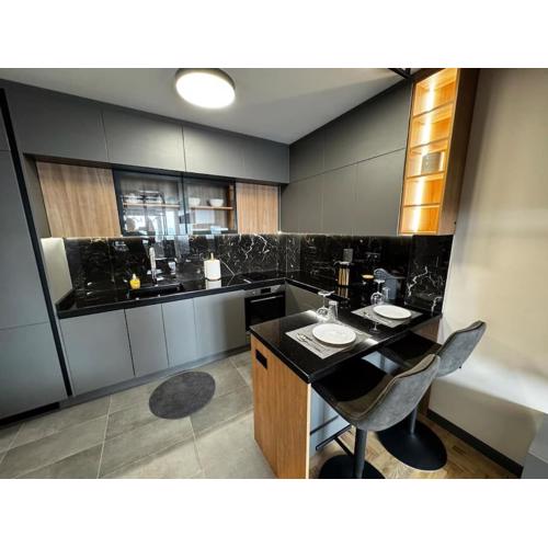 Family and Business apartment with free street parking