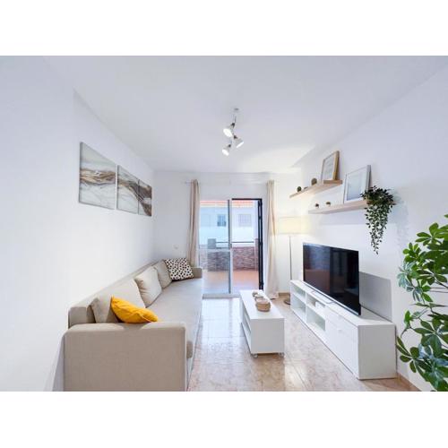Family apartment in Playa de Carvajal, Benalmádena