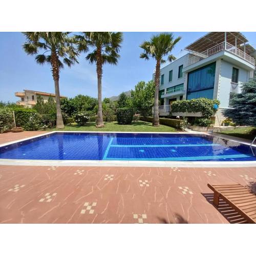 Family Beach Swimming Pool Villa Luanit