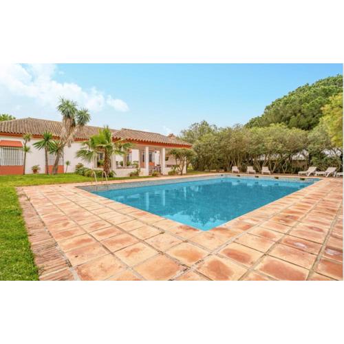 Family country house with pool in Conil