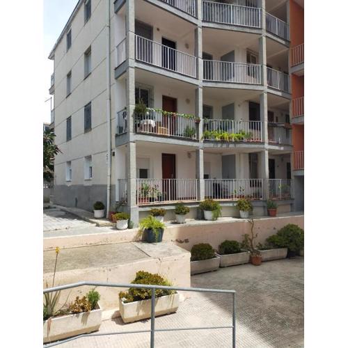 Family-Friendly 3BR Apartment in Salou Central, Near Beach