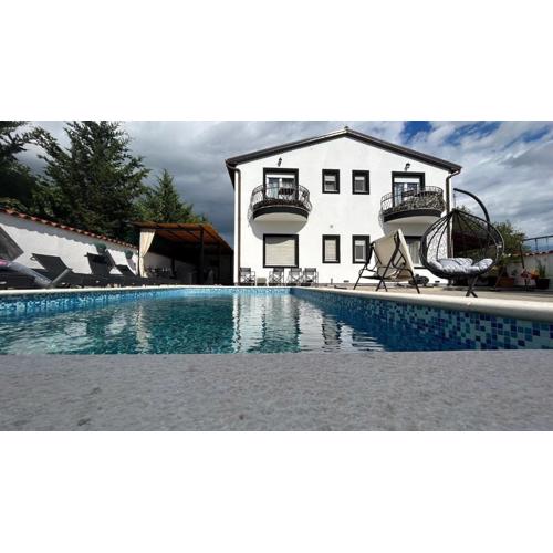 Family friendly apartments with a swimming pool Pula - 22040