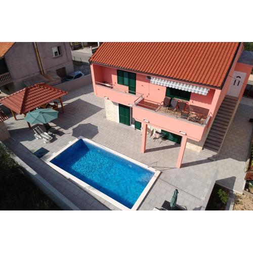 Family friendly house with a swimming pool Sibenik - 24444