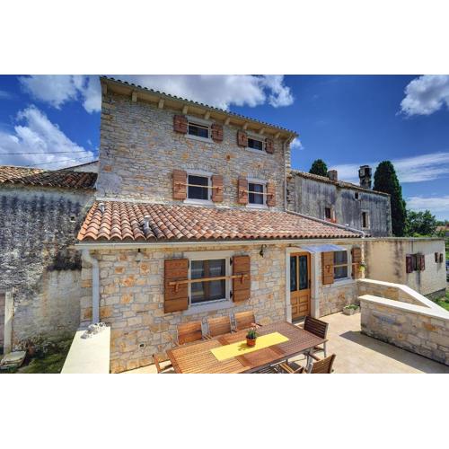 Family friendly house with a swimming pool Valtura, Pula - 22734