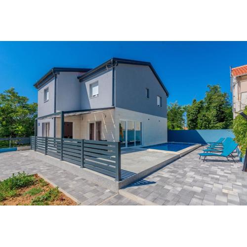 Family friendly house with a swimming pool Vir - Lozice, Vir - 23513