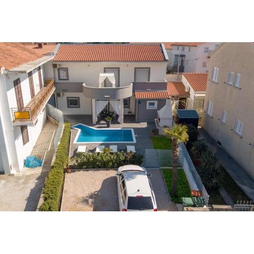 Family friendly house with a swimming pool Vodice - 22902