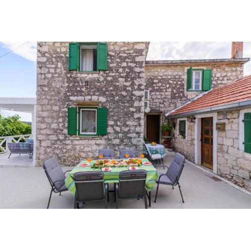 Family friendly house with a swimming pool Zedno, Ciovo - 23762