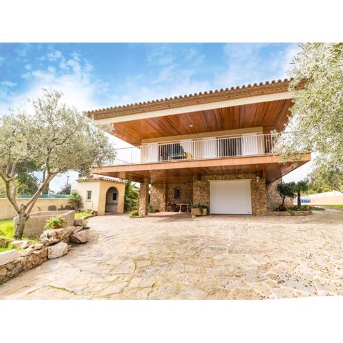 Family-friendly villa in Costa Brava