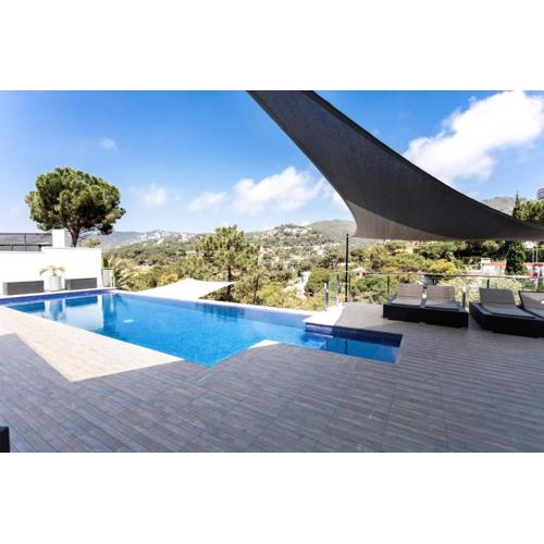 Family-friendly villa in Lloret de Mar with private pool