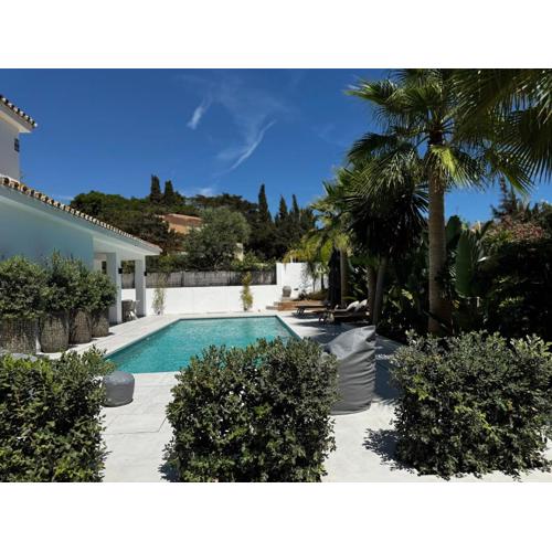 Family Holiday Bliss in Marbella- Beautiful Brand-New 4 Bedroom VILLA with Garden, Private Pool & Jacuzzi, Marbesa 500 m to the Cabopino Beach