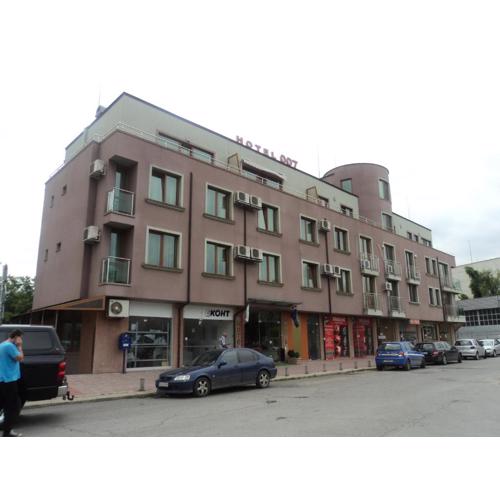Family Hotel 007