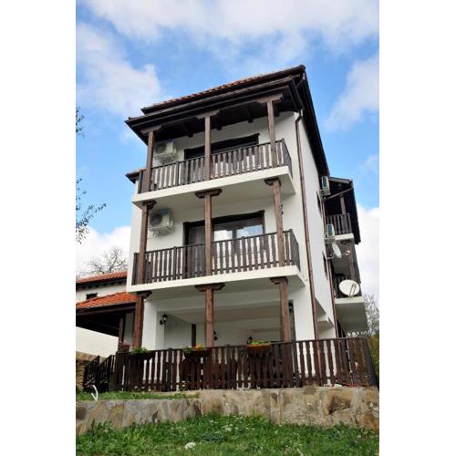 Family Hotel and Restaurant Plamena