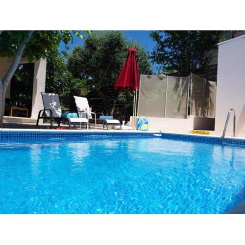 Family House with Pool in Kritou Tera