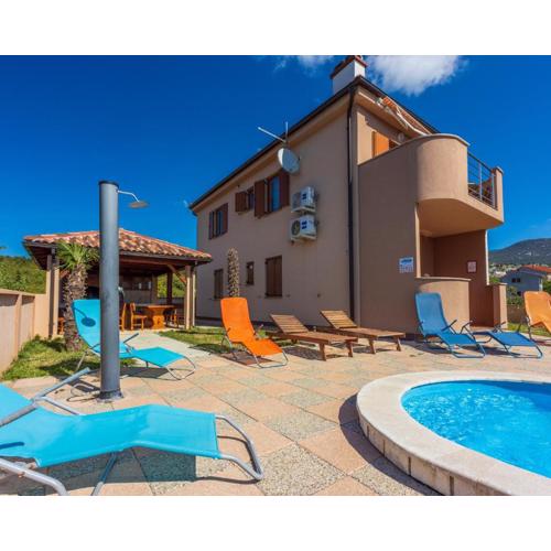 Family house with swimming pool