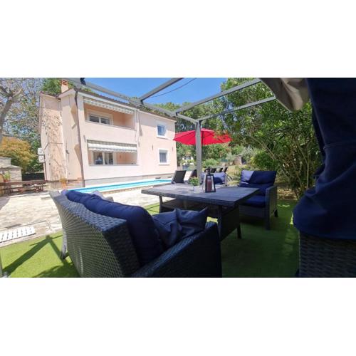 Family villa Oaza in Pula