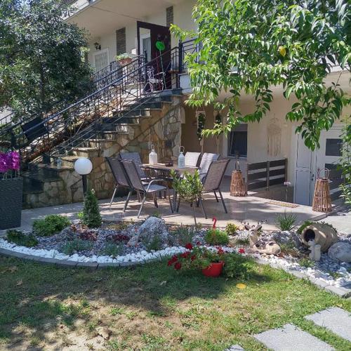Fanis Apartments