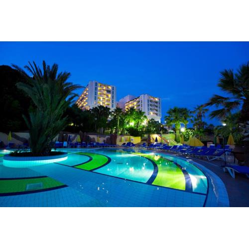 Fantasia Deluxe Hotel