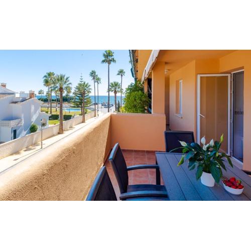 Fantastic Apartment 80m from the Beach!