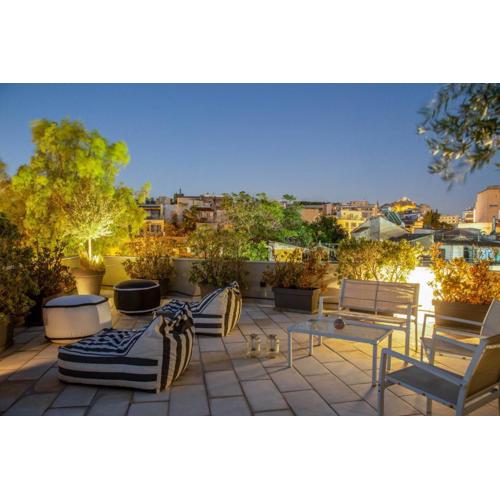 Fantastic Central Athens Suite with shared Rooftop Deck